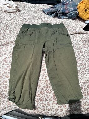 Palm Rio Olive Green Capri Pants Size Medium